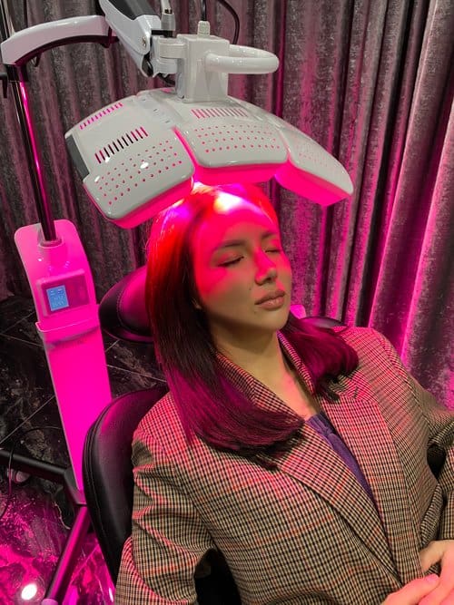 Kim Lim undergoing Lux LLLT Scalp Treatment